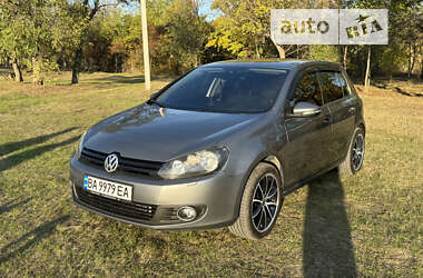 Хэтчбек Volkswagen Golf 2011 в Кропивницком