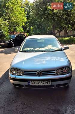 Хэтчбек Volkswagen Golf 2001 в 