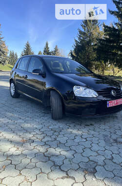 Хэтчбек Volkswagen Golf 2006 в Дубно