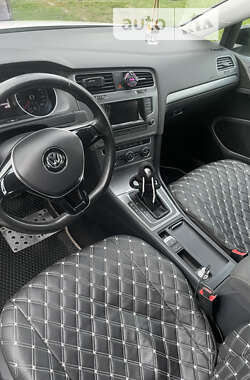 Хетчбек Volkswagen Golf 2013 в Києві