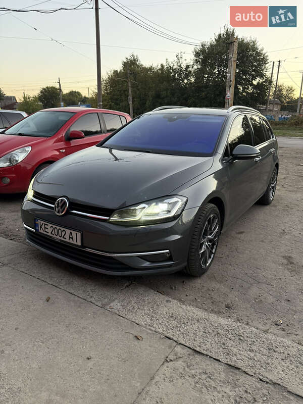 Универсал Volkswagen Golf 2019 в Киеве