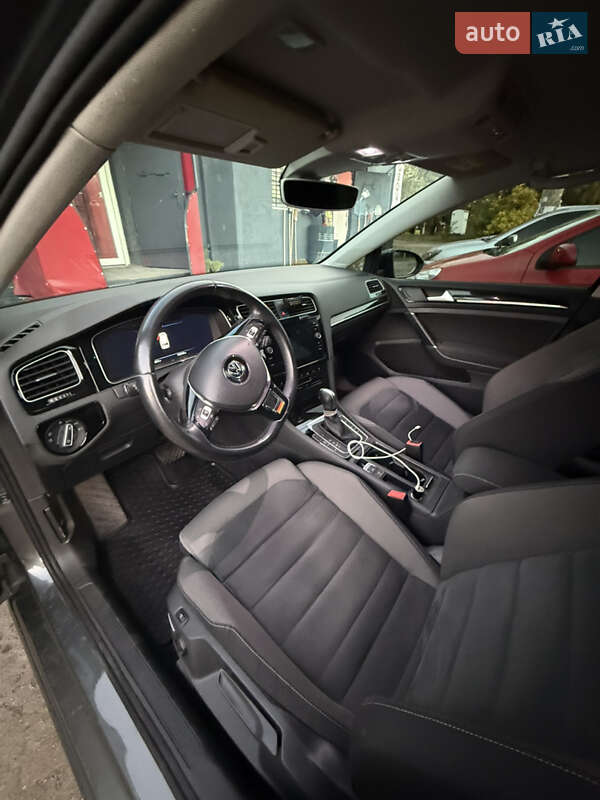Универсал Volkswagen Golf 2019 в Киеве