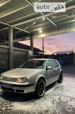 Хэтчбек Volkswagen Golf 2002 в Львове