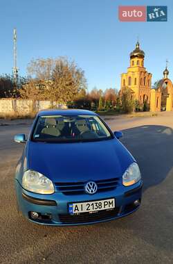 Хэтчбек Volkswagen Golf 2005 в Шостке