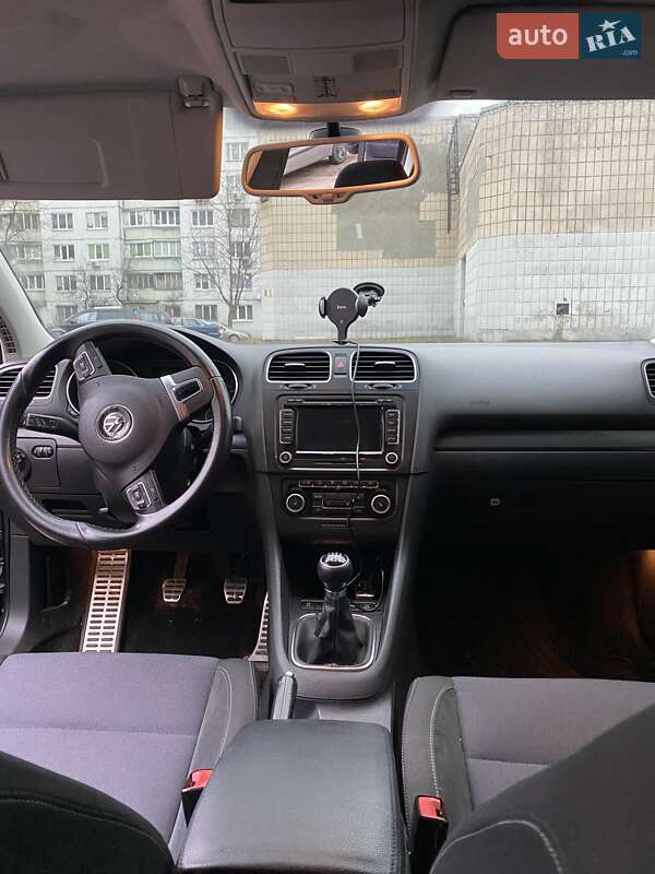 Хетчбек Volkswagen Golf 2011 в Києві