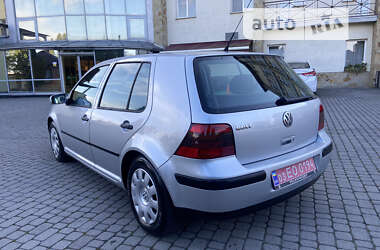 Хетчбек Volkswagen Golf 2002 в Львові