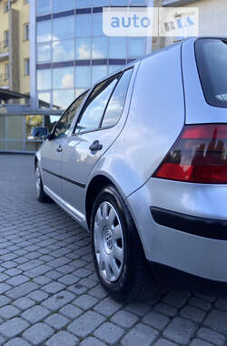 Хетчбек Volkswagen Golf 2002 в Львові