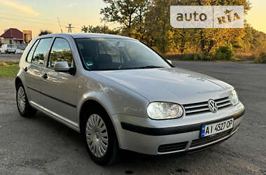 Хетчбек Volkswagen Golf 2000 в Смілі