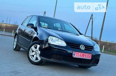 Хетчбек Volkswagen Golf 2006 в Володимир-Волинському