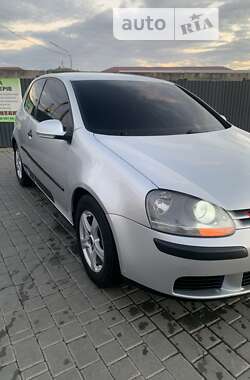 Хэтчбек Volkswagen Golf 2003 в Мукачево