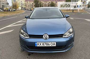 Хетчбек Volkswagen Golf 2015 в Києві