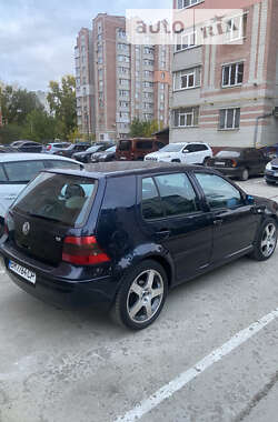 Хетчбек Volkswagen Golf 2001 в Сумах