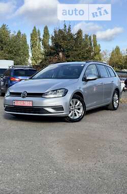 Универсал Volkswagen Golf 2018 в Киеве