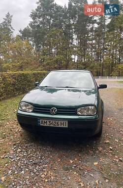 Хэтчбек Volkswagen Golf 1999 в Городнице