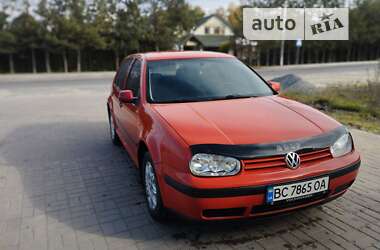 Хэтчбек Volkswagen Golf 1997 в Новояворовске