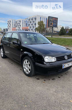 Хетчбек Volkswagen Golf 2002 в Львові