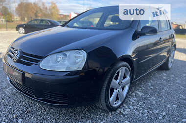 Хетчбек Volkswagen Golf 2004 в Яворові