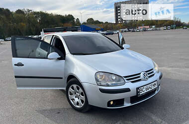 Хэтчбек Volkswagen Golf 2003 в Львове