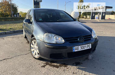 Хэтчбек Volkswagen Golf 2005 в Покрове