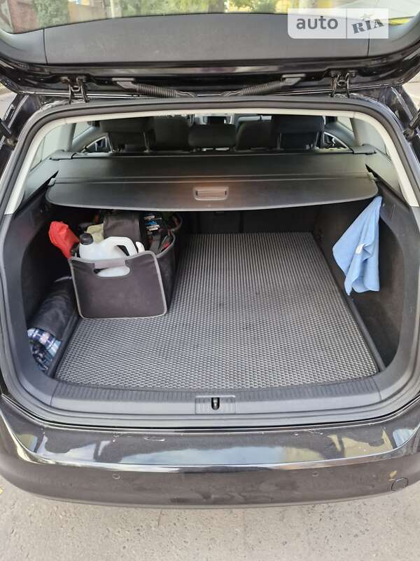 Універсал Volkswagen Golf 2014 в Рівному