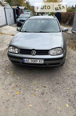 Универсал Volkswagen Golf 2002 в Днепре