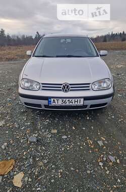 Хэтчбек Volkswagen Golf 2000 в Ивано-Франковске