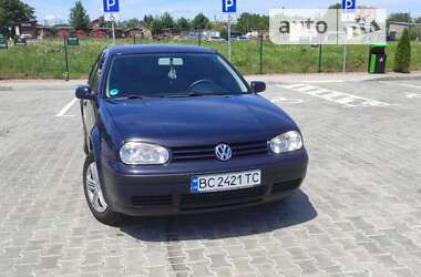 Хетчбек Volkswagen Golf 2002 в Стрию