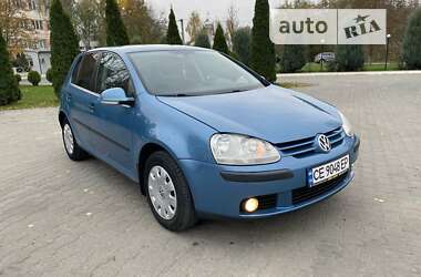 Хетчбек Volkswagen Golf 2006 в Чернівцях