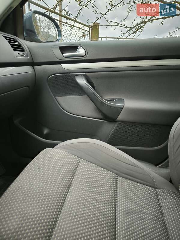 Универсал Volkswagen Golf 2009 в Ворохте