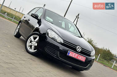 Хэтчбек Volkswagen Golf 2010 в Владимир-Волынском