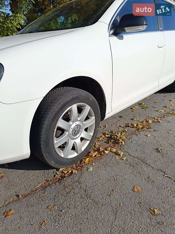 Універсал Volkswagen Golf 2012 в Кореці