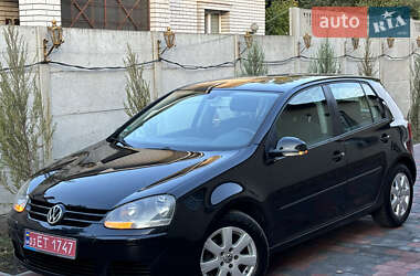 Хэтчбек Volkswagen Golf 2005 в Днепре