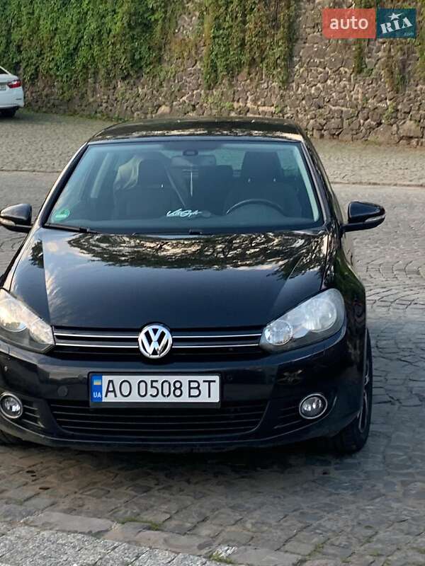 Хетчбек Volkswagen Golf 2011 в Ужгороді