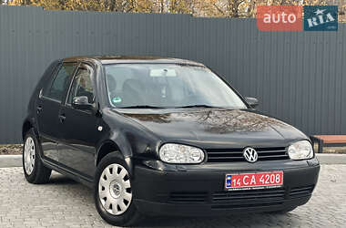 Хэтчбек Volkswagen Golf 2003 в Львове