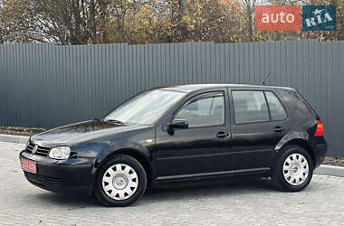 Хэтчбек Volkswagen Golf 2003 в Львове