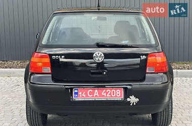 Хэтчбек Volkswagen Golf 2003 в Львове