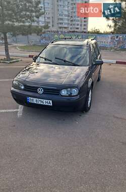 Универсал Volkswagen Golf 2005 в Николаеве