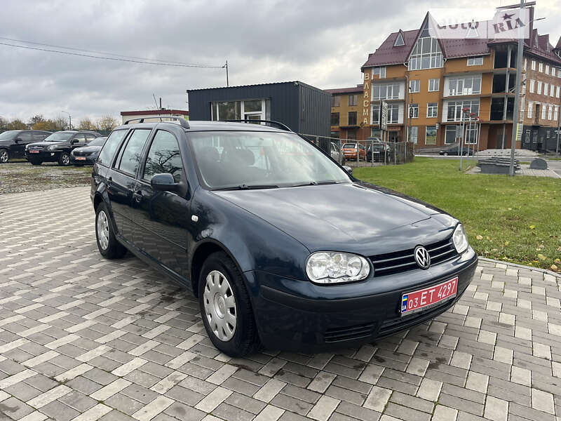 Универсал Volkswagen Golf 2005 в Староконстантинове