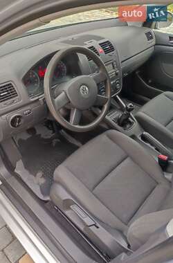 Хетчбек Volkswagen Golf 2004 в Чемерівцях