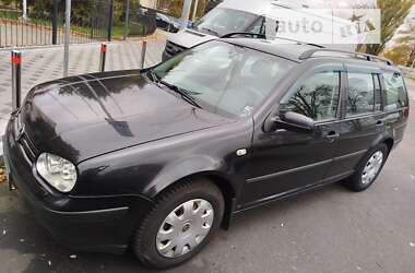 Універсал Volkswagen Golf 2001 в Києві