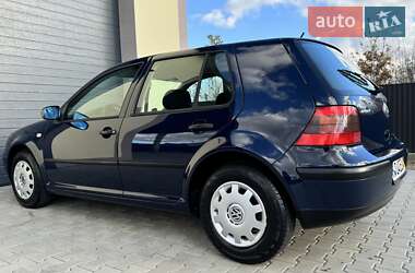 Хэтчбек Volkswagen Golf 2001 в Стрые