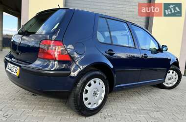 Хэтчбек Volkswagen Golf 2001 в Стрые