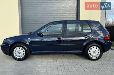 Хэтчбек Volkswagen Golf 2001 в Стрые