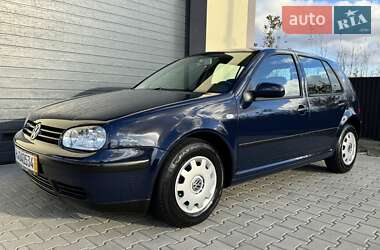 Хэтчбек Volkswagen Golf 2001 в Стрые