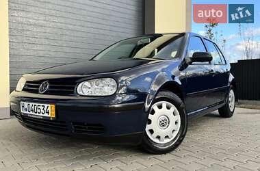 Хэтчбек Volkswagen Golf 2001 в Стрые