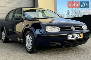 Хэтчбек Volkswagen Golf 2001 в Стрые