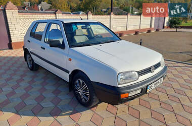 Хетчбек Volkswagen Golf 1995 в Вознесенську