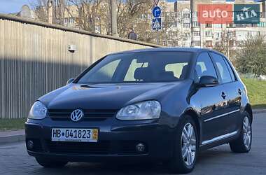 Хэтчбек Volkswagen Golf 2006 в Луцке