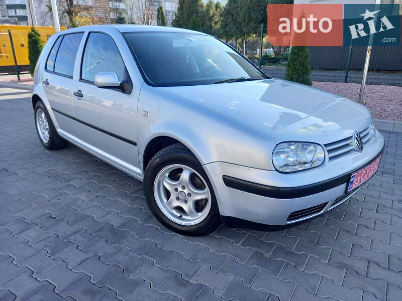 Хэтчбек Volkswagen Golf 2001 в Луцке