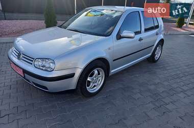 Хэтчбек Volkswagen Golf 2001 в Луцке